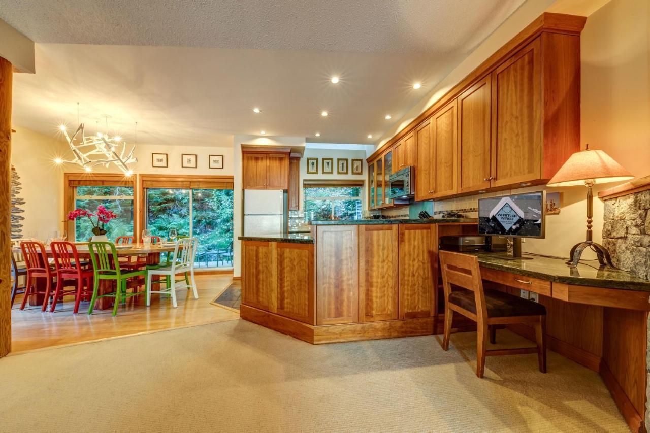 Snowy Creek 14 Vila Whistler Exterior foto
